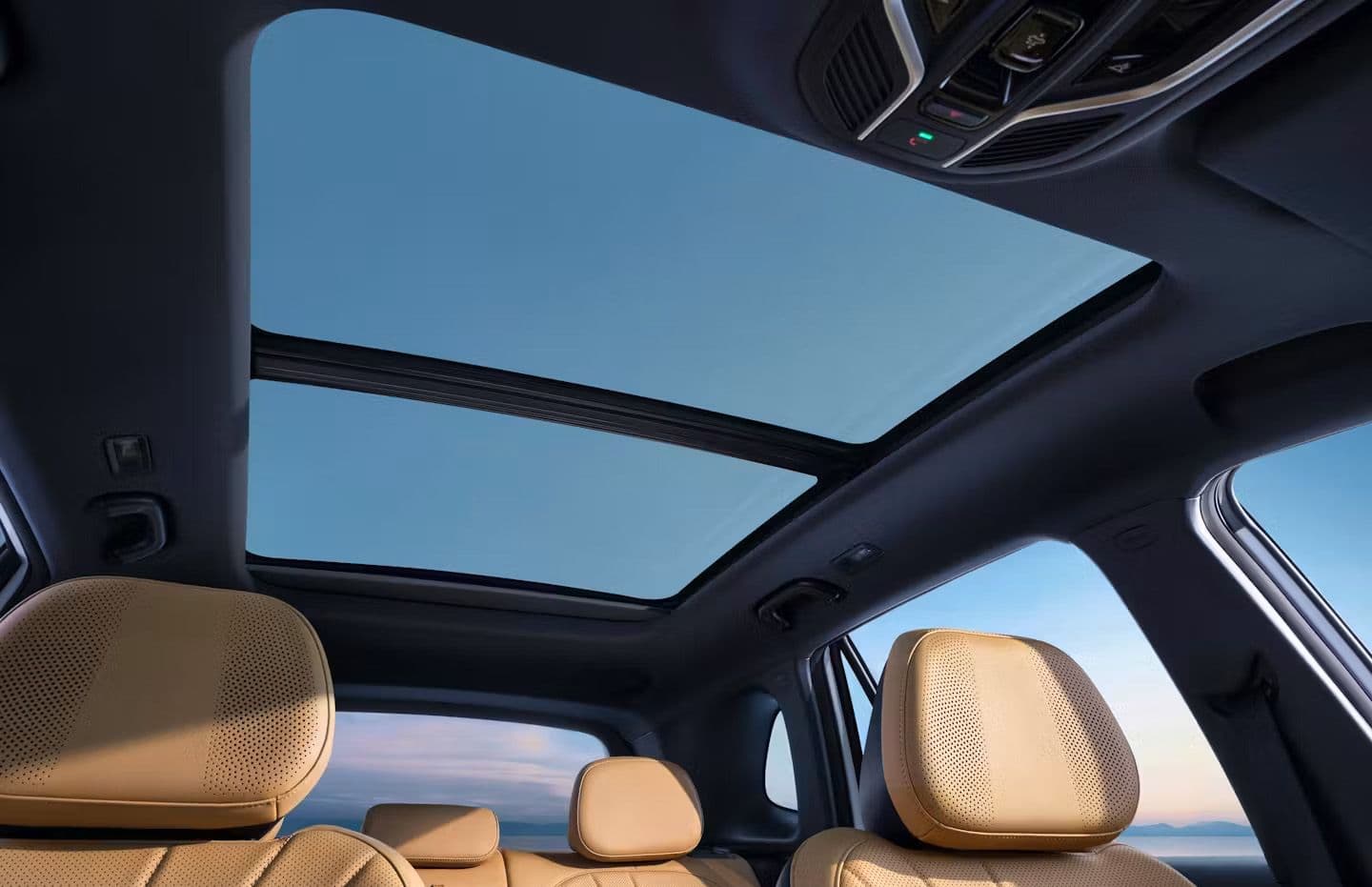 Geely Starray EM-i con techo panorámico en GEELY Girona