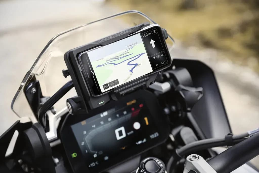 bmw-connectedride-cradle-2021-grande