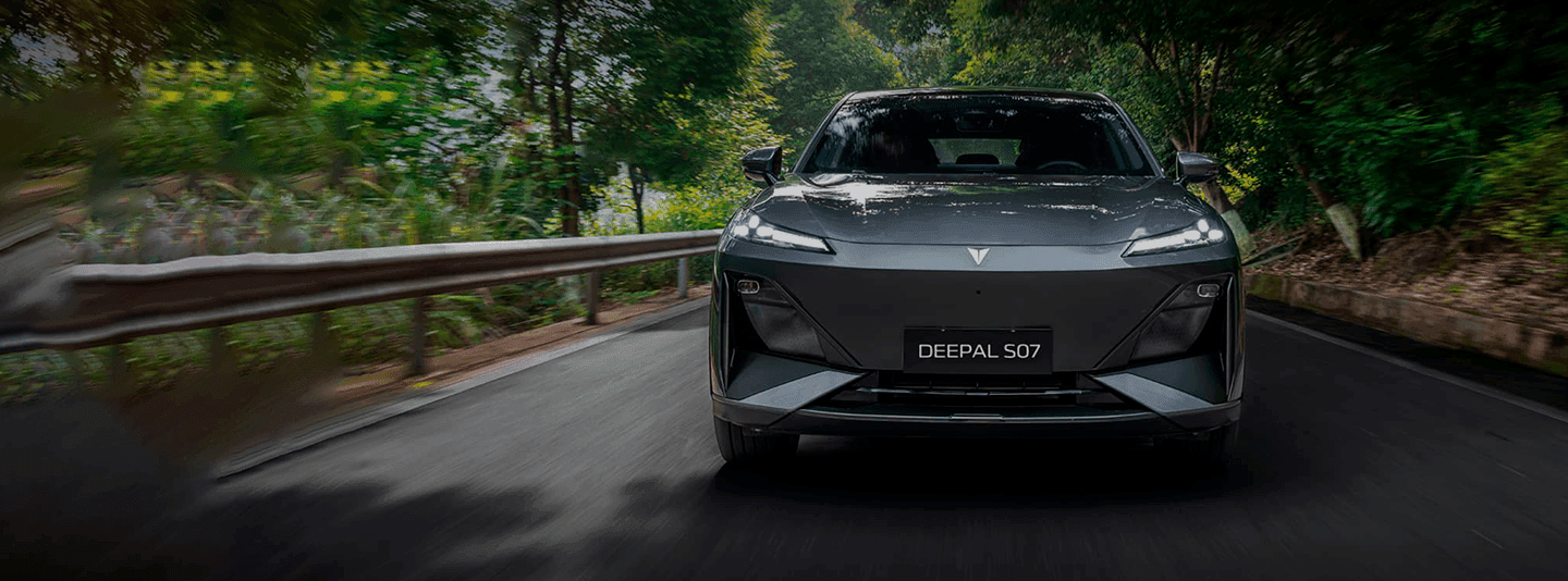 Imagen de portada de CHANGAN DEEPAL mostrando su apuesta por la movilidad eléctrica y el diseño innovador