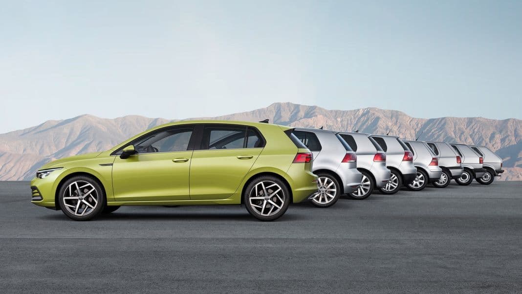 Fila de coches en diferentes colores para elegir entre un modelo nuevo configurable o de ocasión.