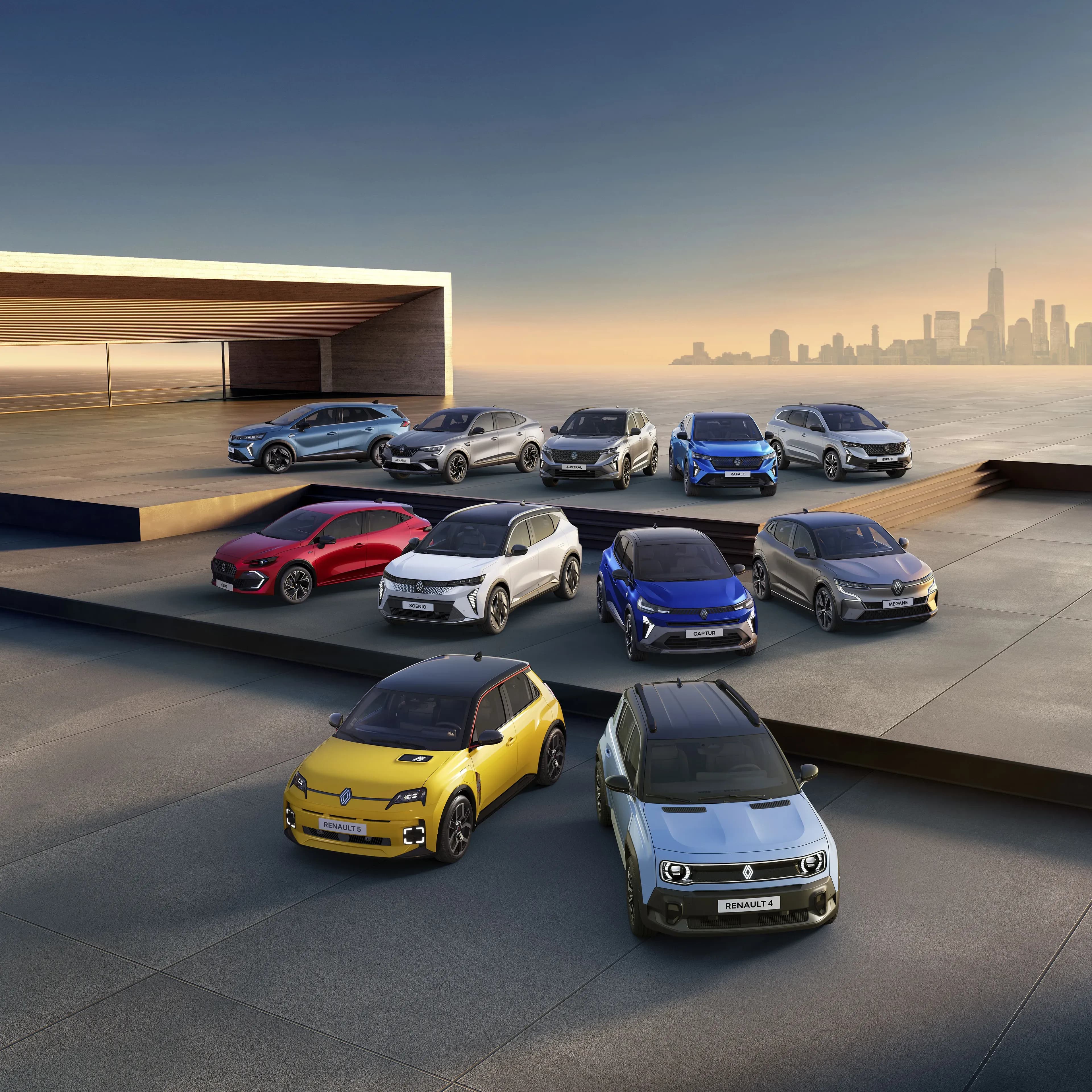 Nueva gama de vehículos eléctricos e híbridos Renault E-Tech expuestos en el concesionario oficial