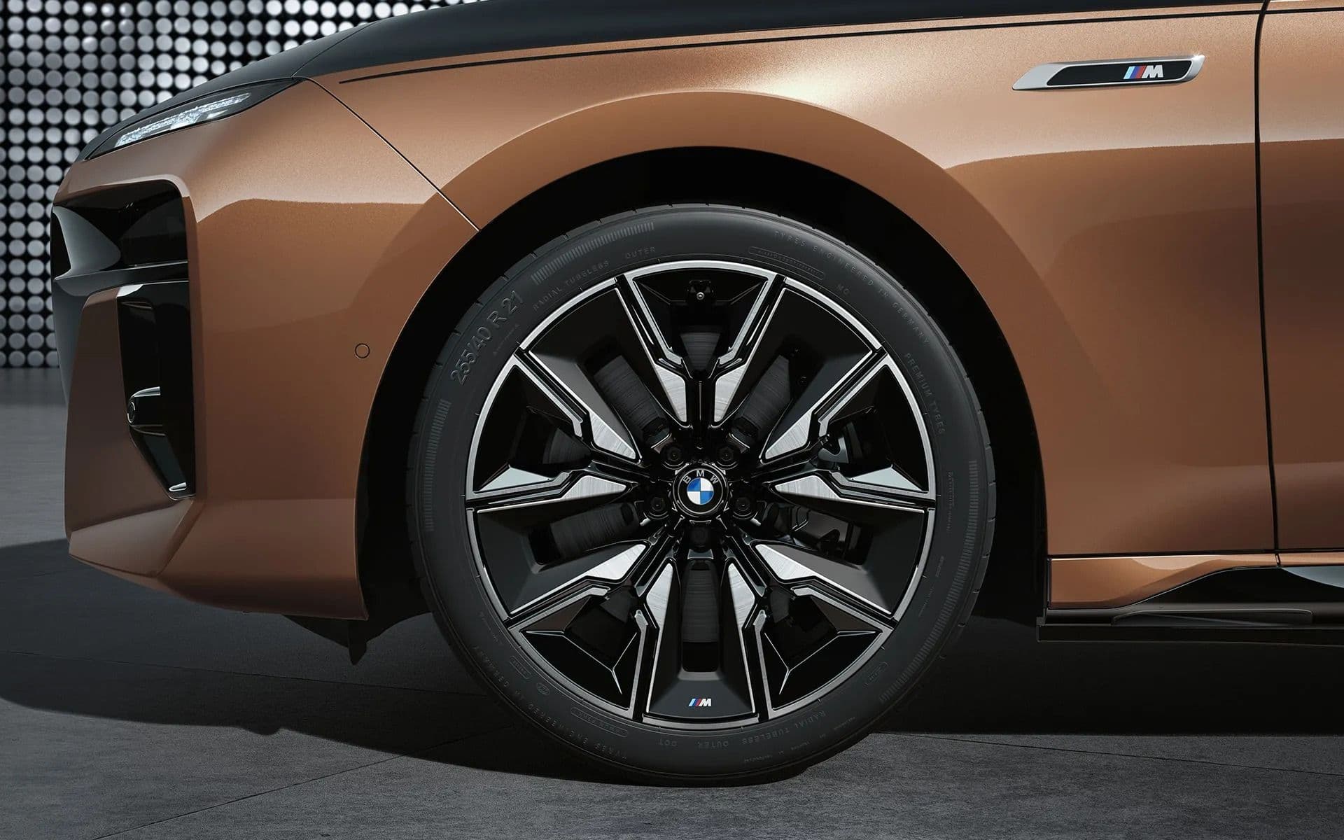 Fondo de héroe para BMW i7 M70 xDrive