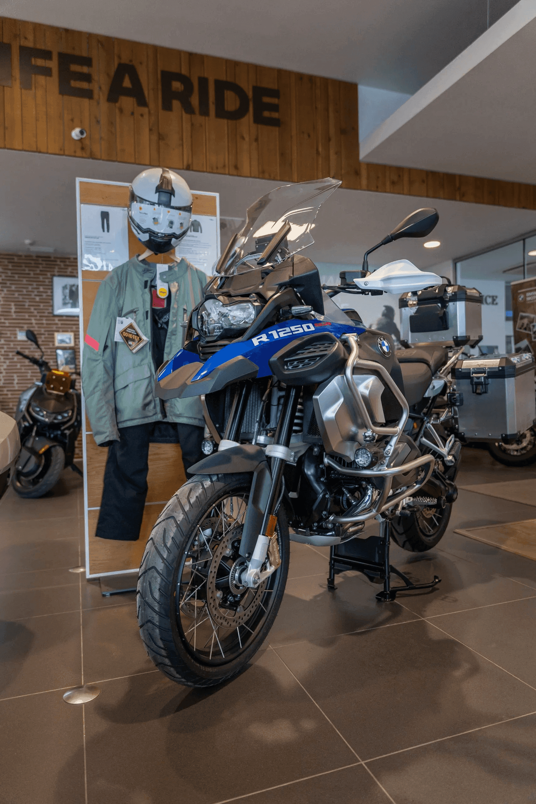 imagen-motorrad-tienda-moto