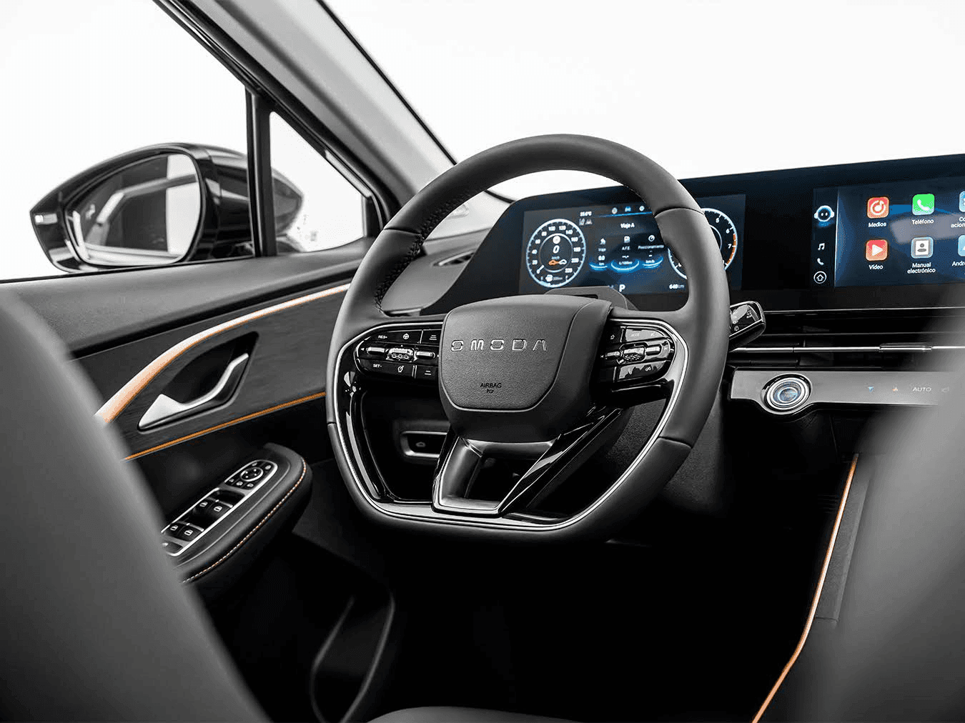 Imagen del interior de un vehículo OMODA mostrando diseño, confort y tecnología