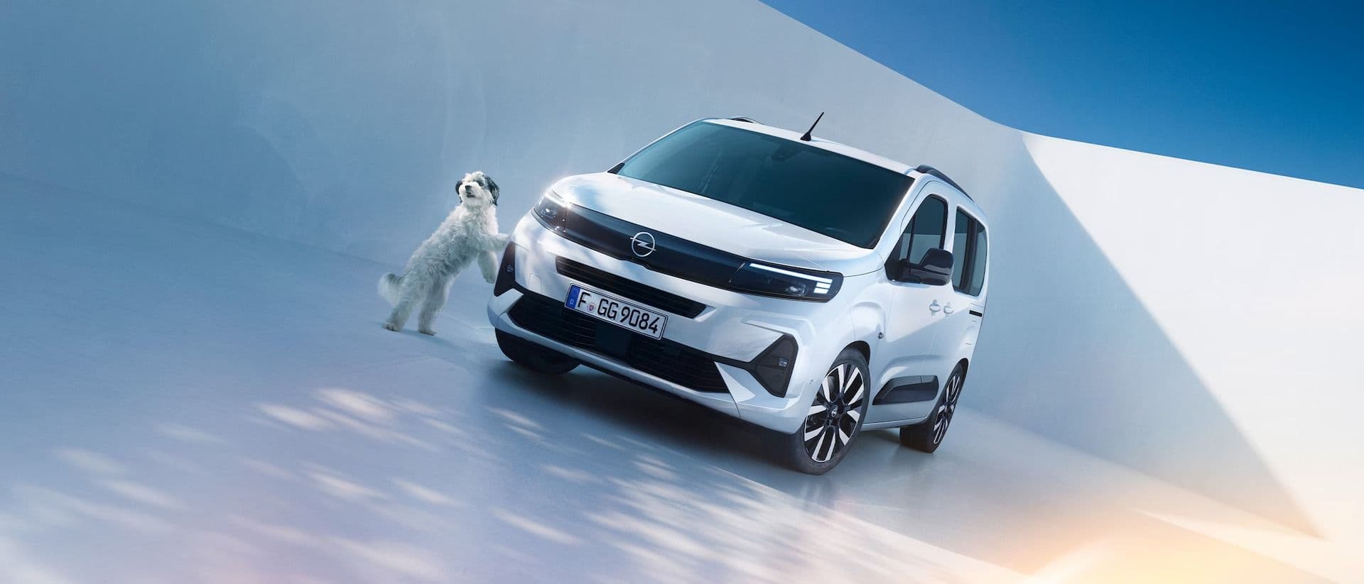 Fondo de héroe para OPEL NUEVO COMBO LIFE