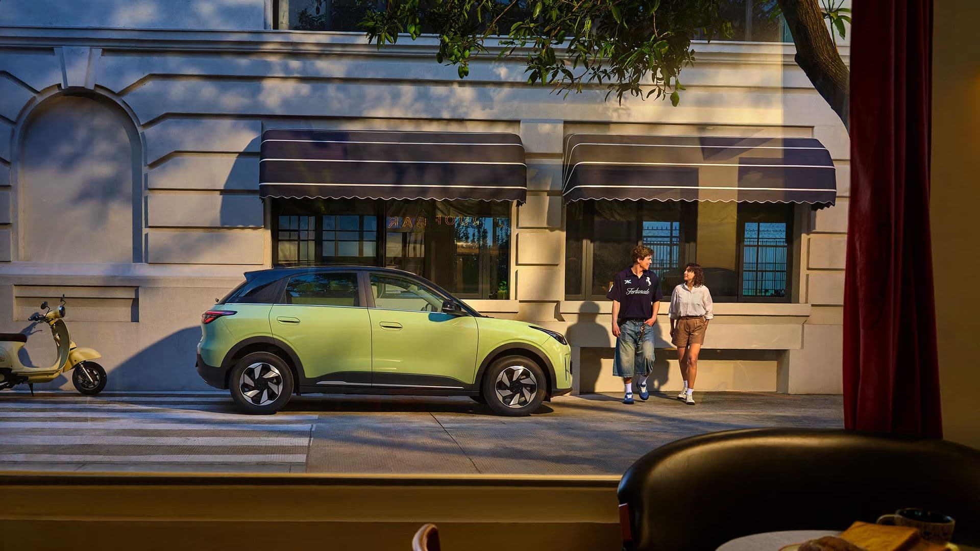 Fondo de héroe para GEELY E2